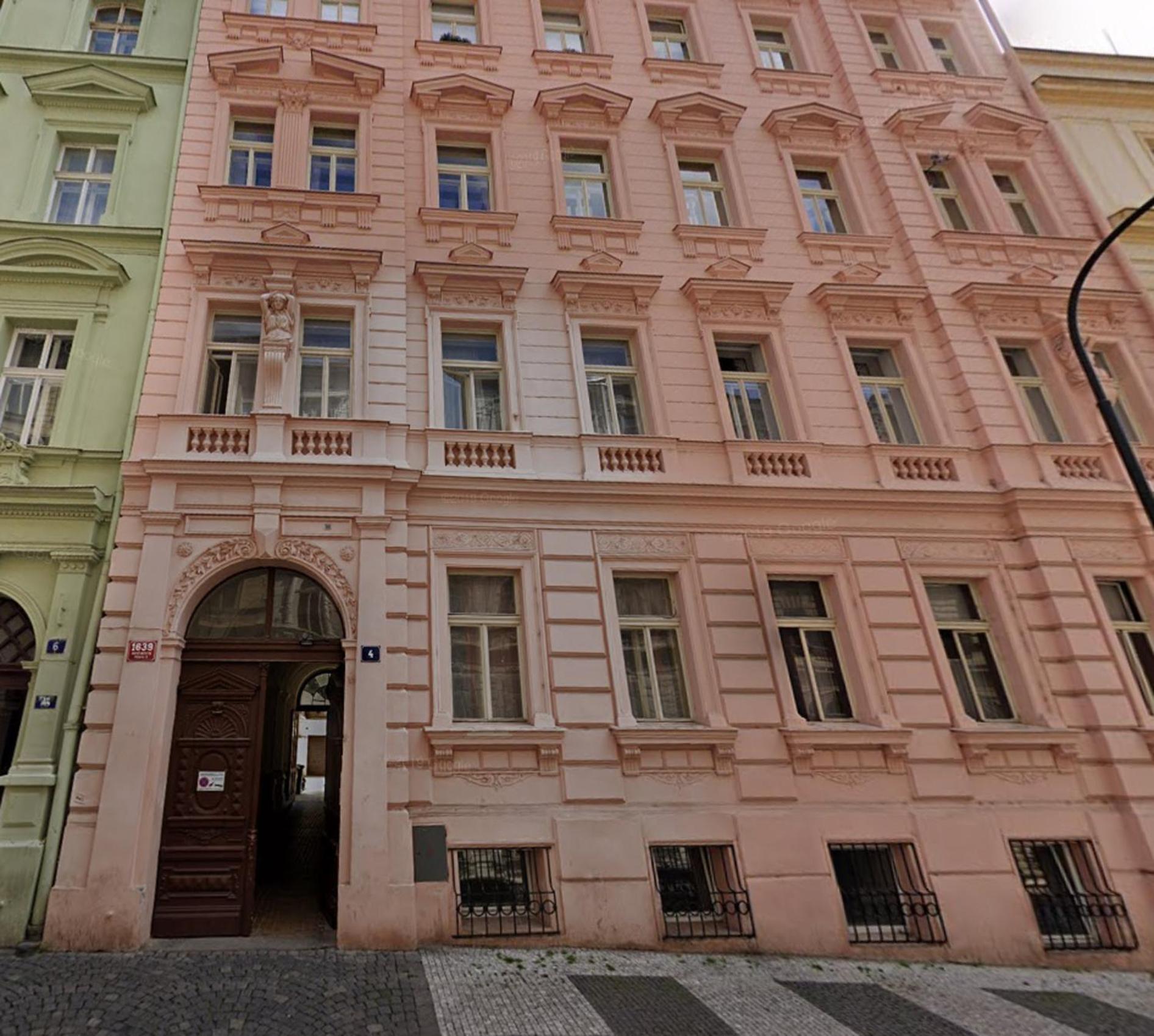 Modern And Spacious Apartments In City Center Прага Екстер'єр фото